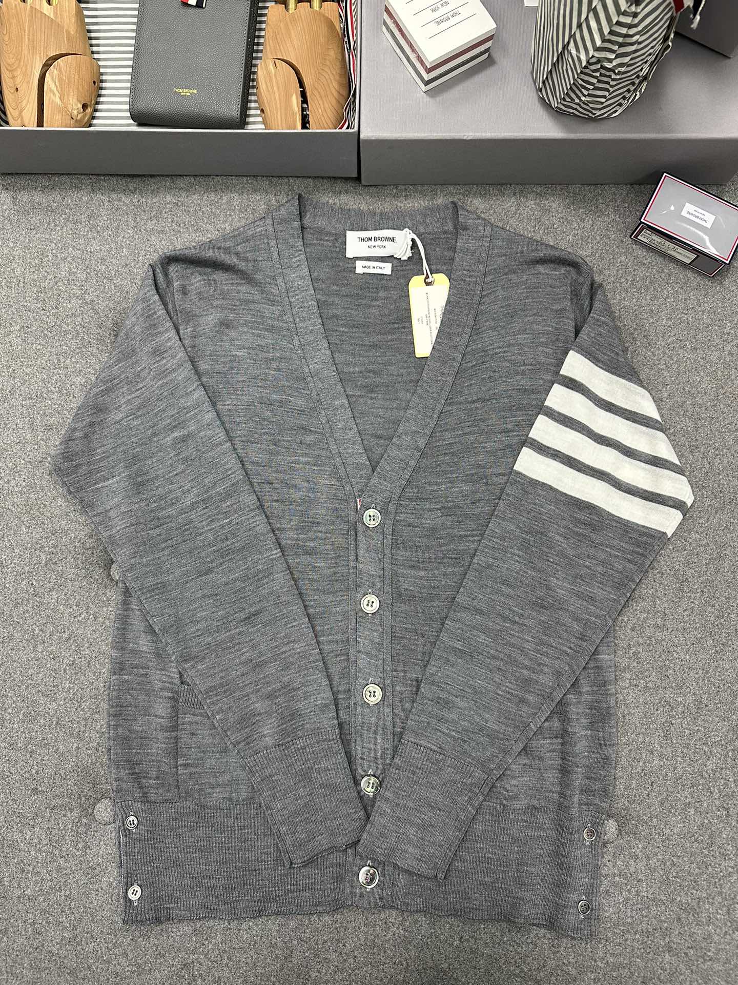 톰브라운 Thom Browne 가디건