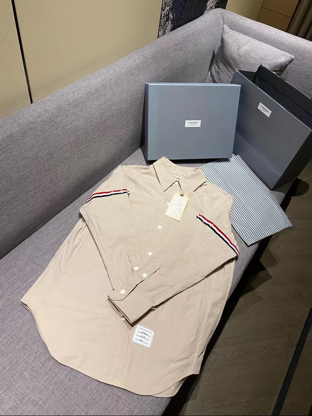 톰브라운 Thom Browne 반팔 셔츠
