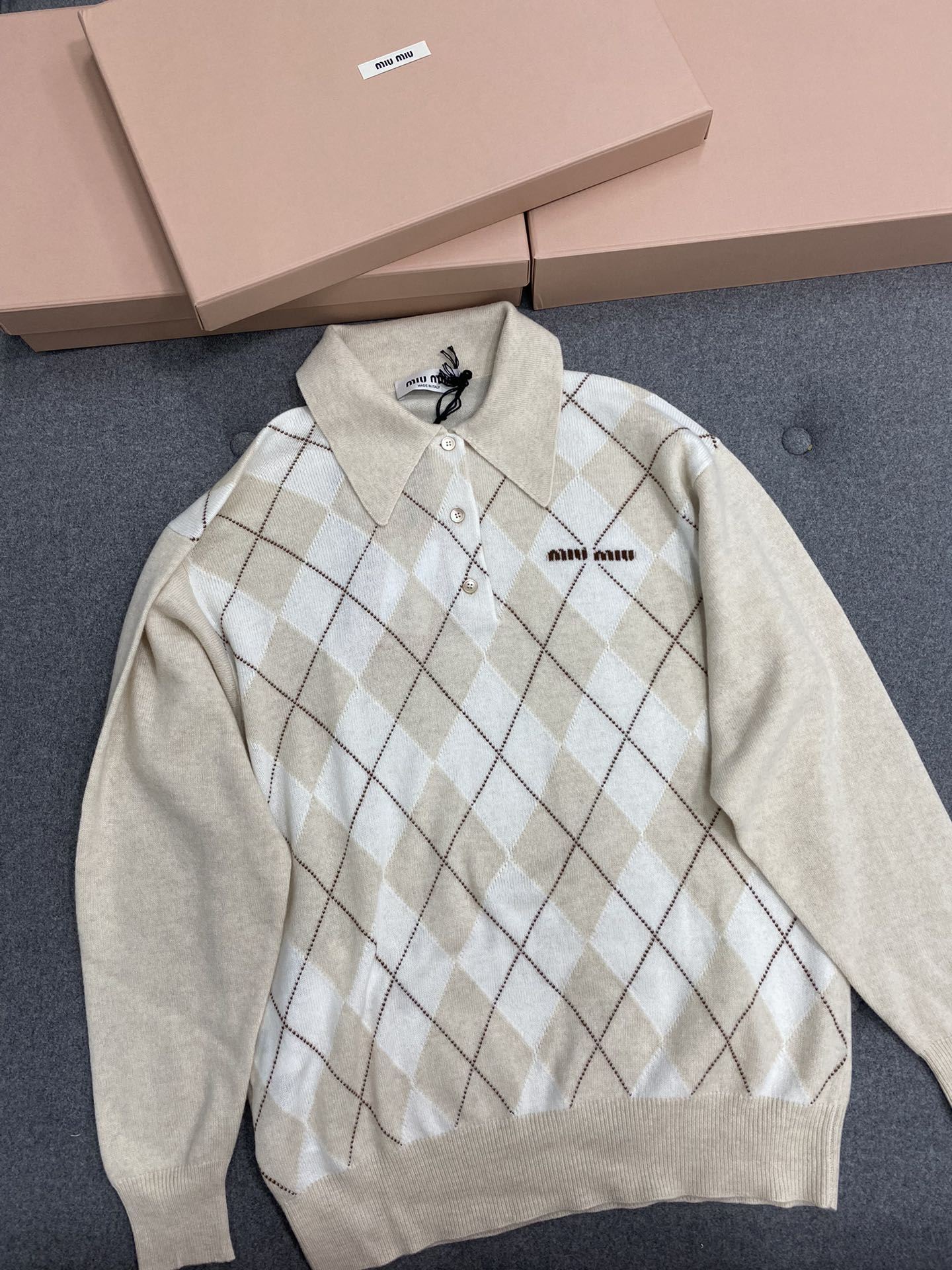 미우 미우 Miu Miu  스웨터