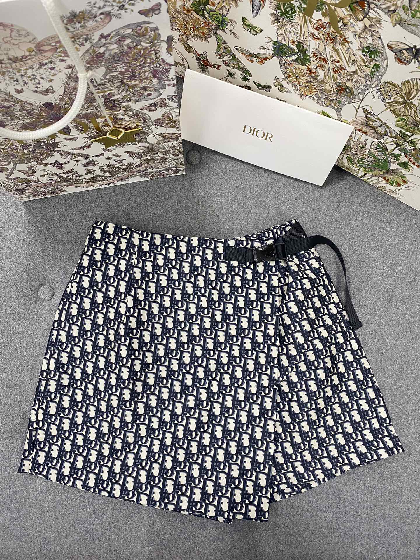 디올 Dior 스커트