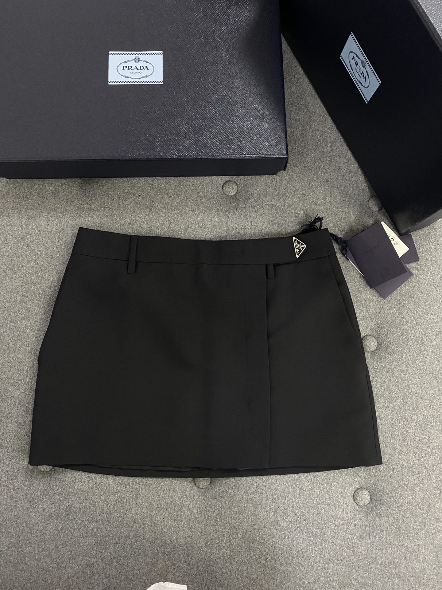 프라다 Prada 스커트