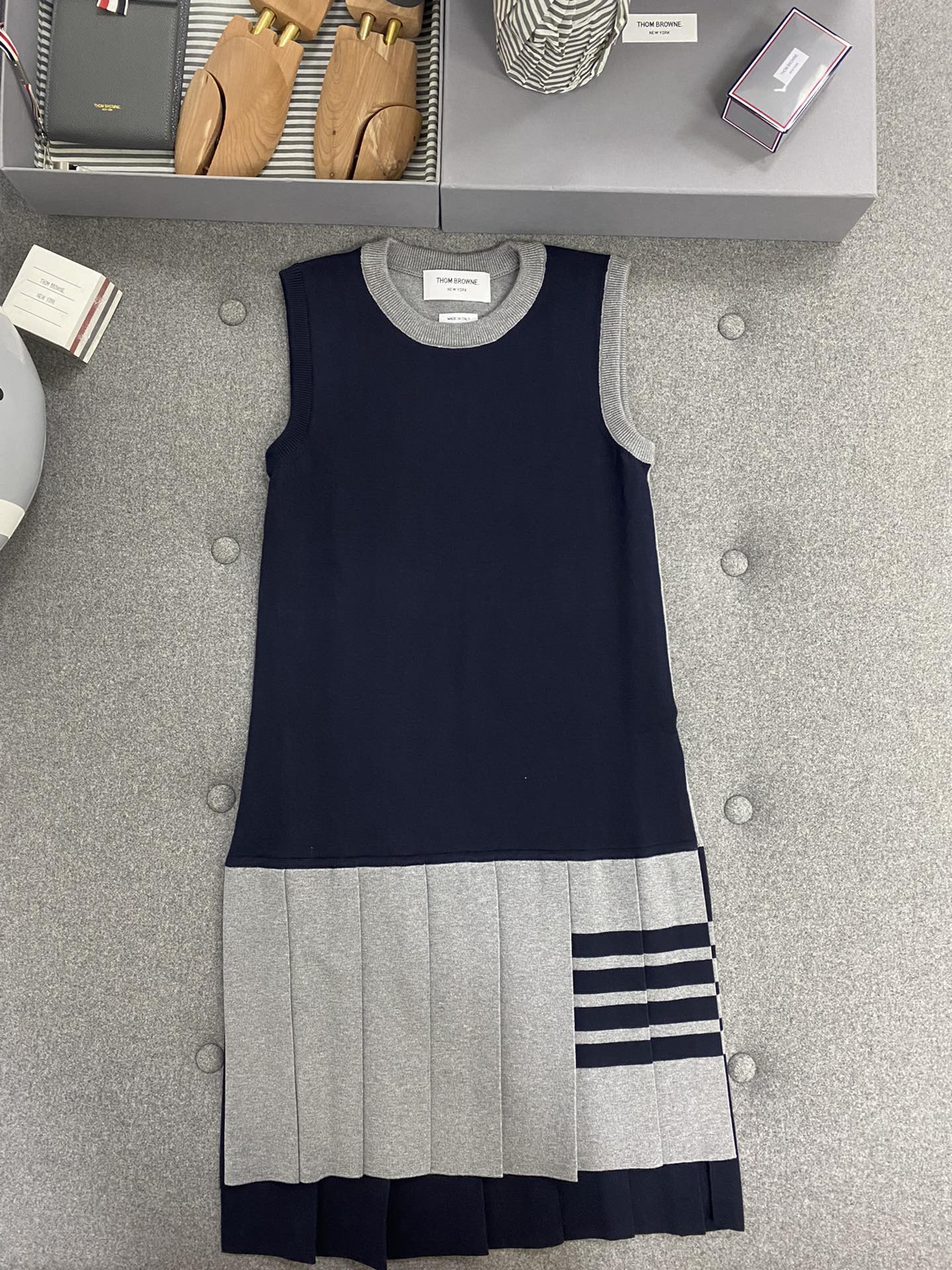 톰브라운 Thom Browne 치마