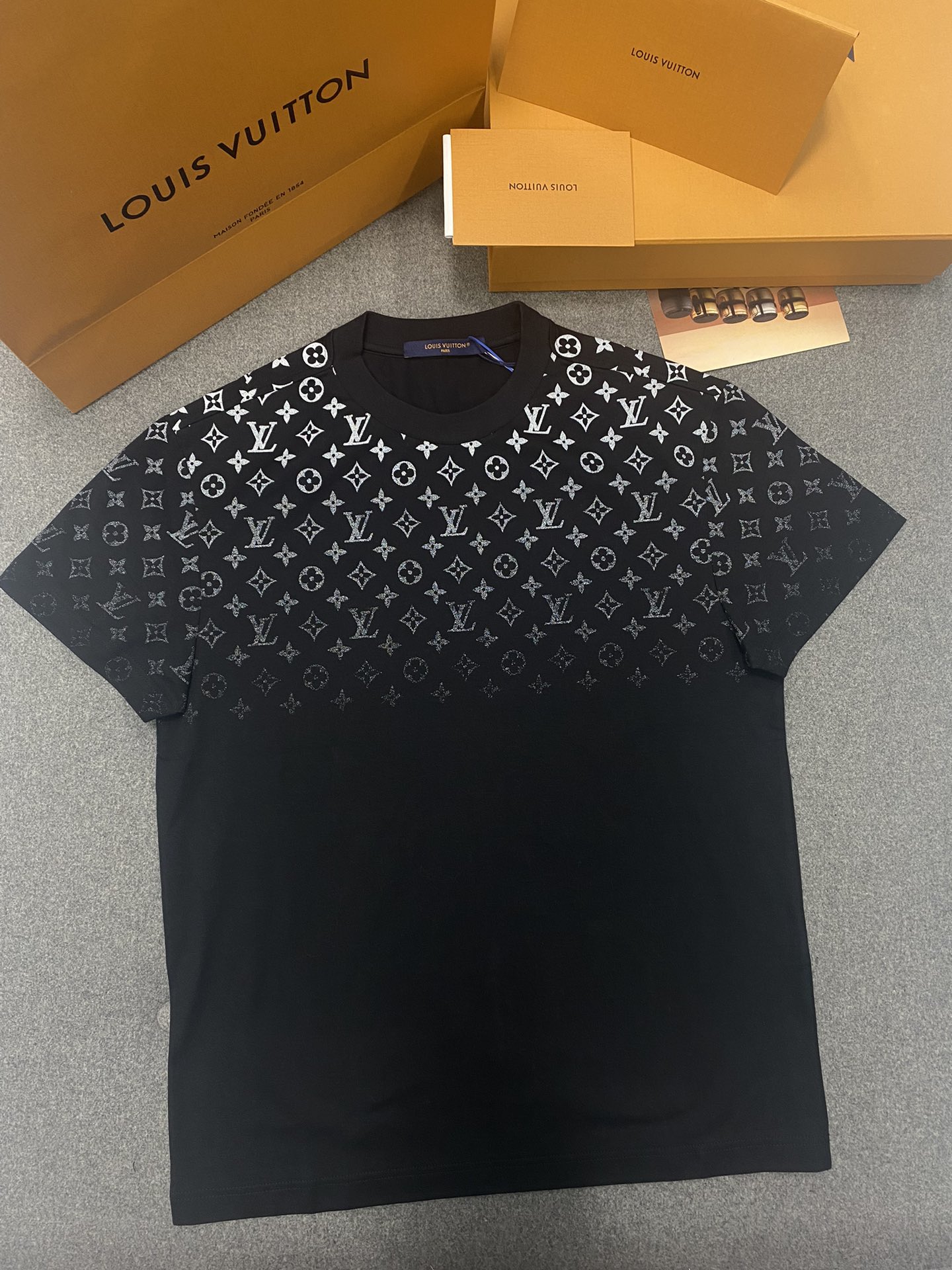루이비통 Louis Vuitton 반팔 티셔츠
