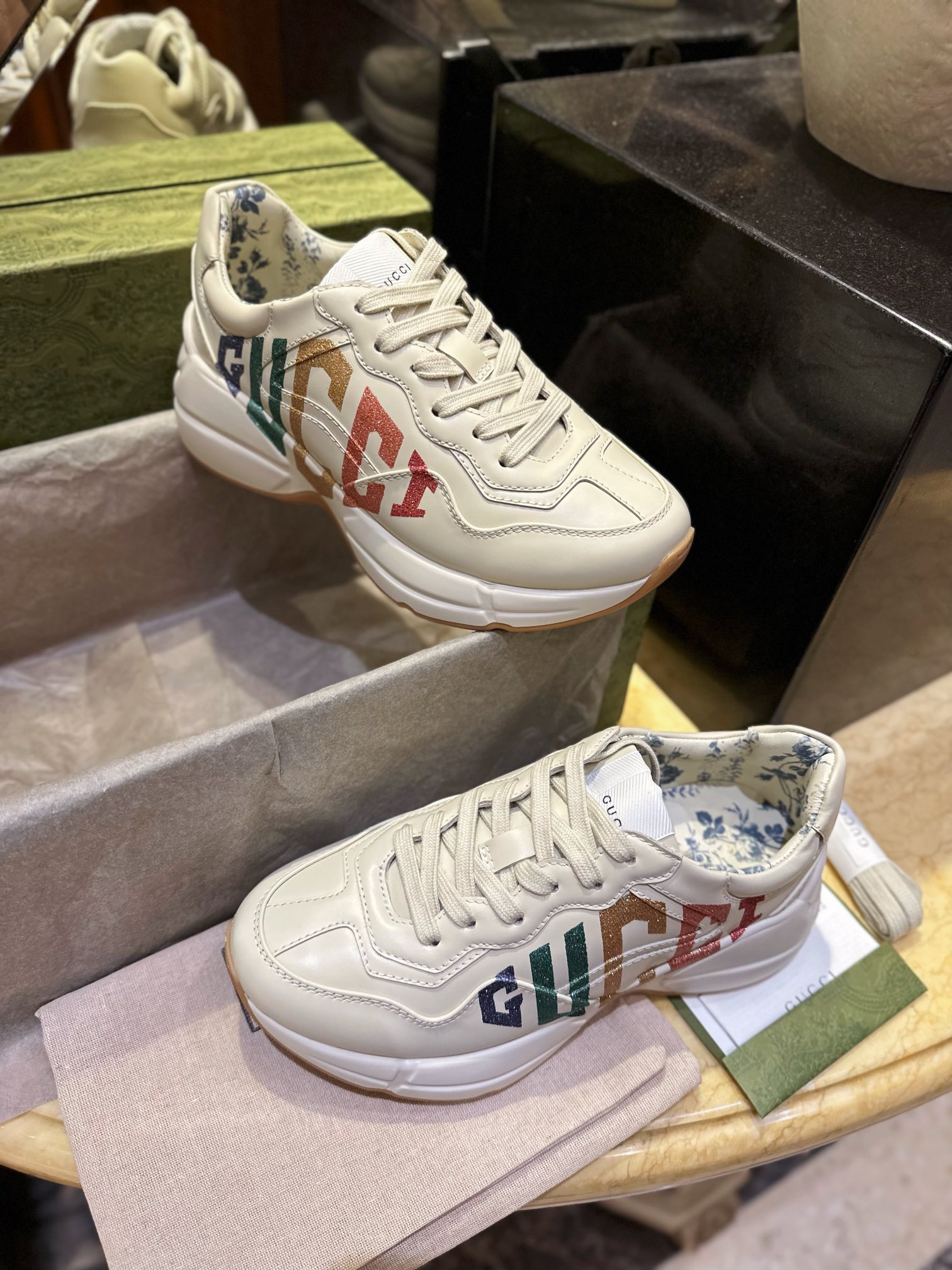 구찌 Gucci 스니커즈