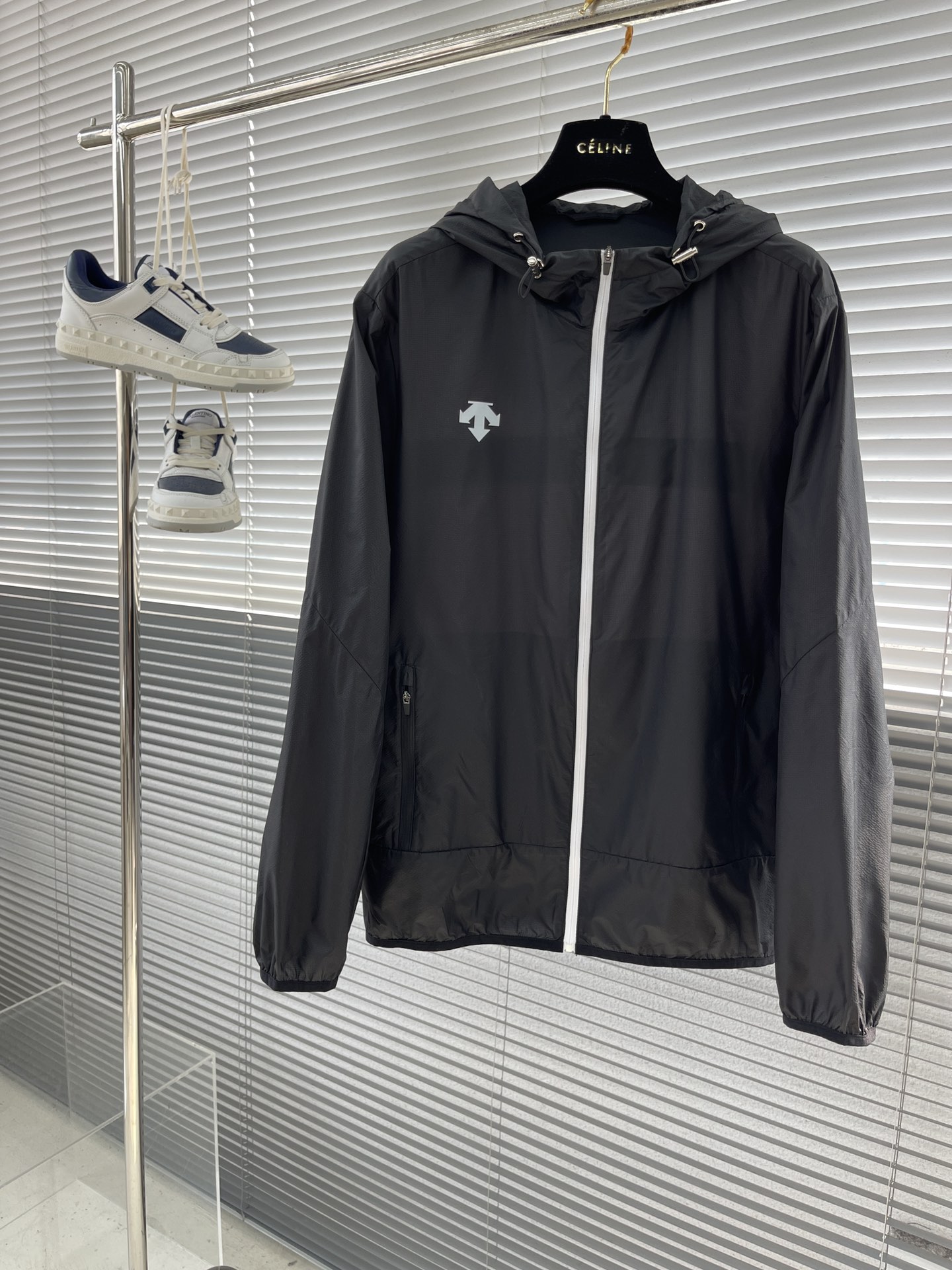 DESCENTE 얇은 외투.
