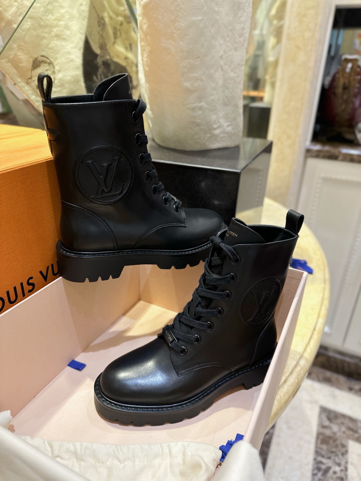 루이비통 Louis Vuitton 마틴 부츠