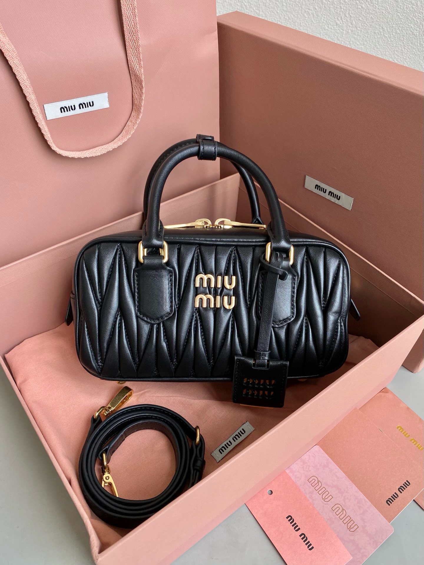 미우 미우 miu miu F0011 스몰 탑 핸들백 22CM