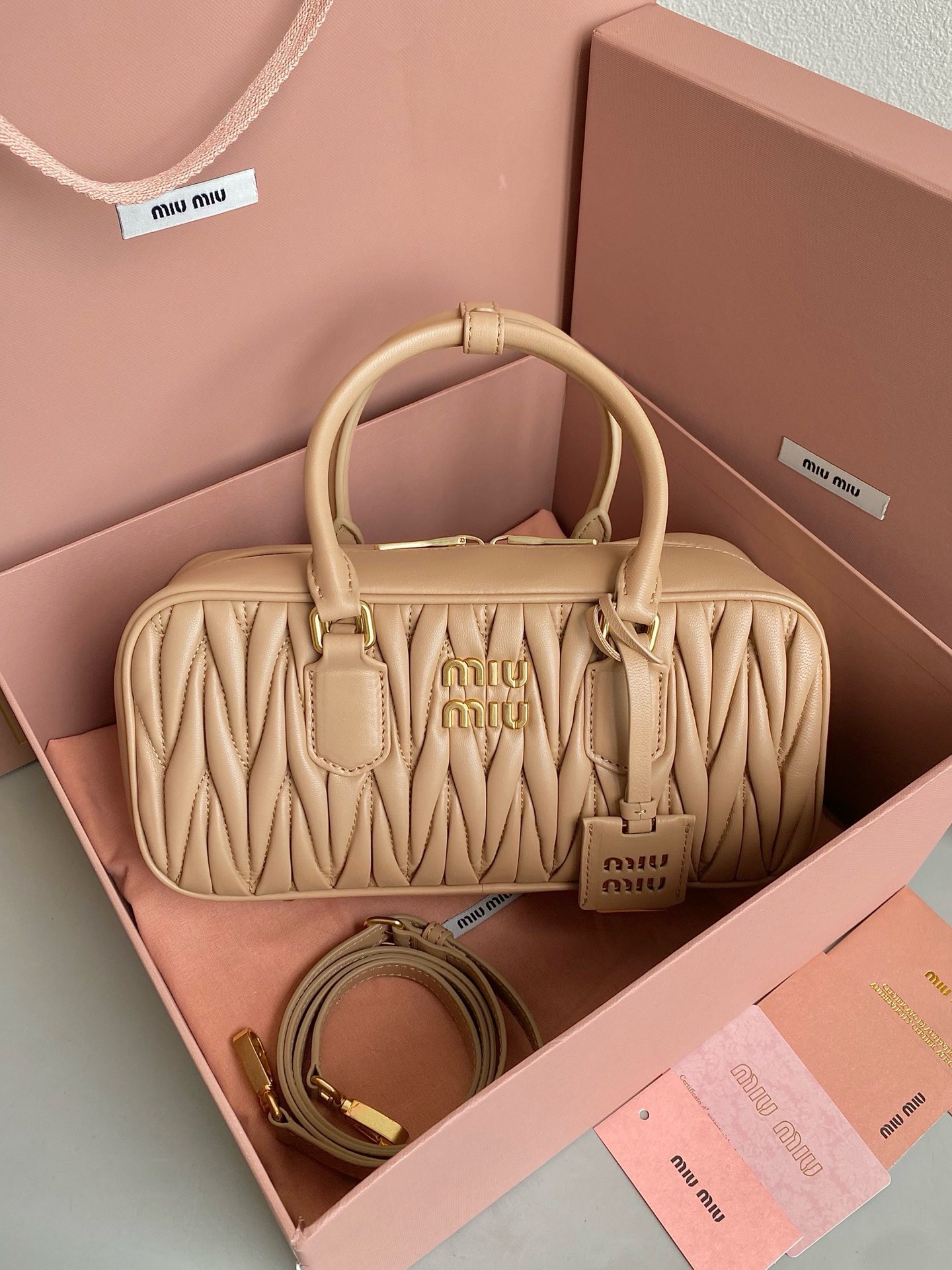 미우 미우 miu miu F0011 탑 핸들백 27CM