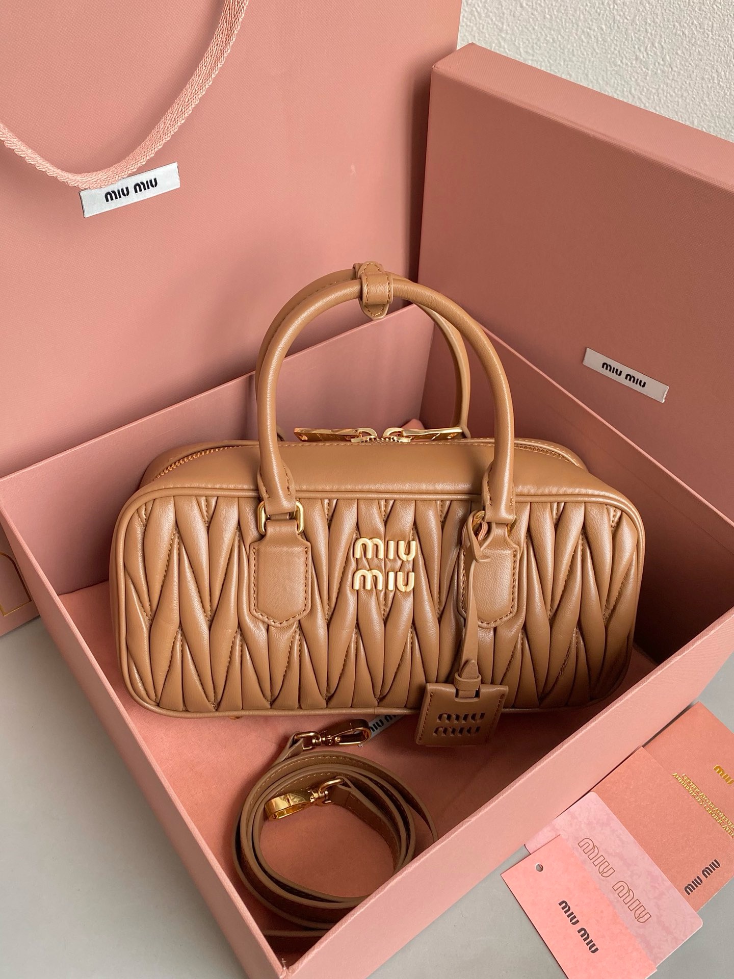 미우 미우 miu miu F0011 탑 핸들백 27CM