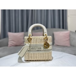 디올 Dior Lady Bag 미디움 레이디 백 내츄럴 위커 블루 24cm