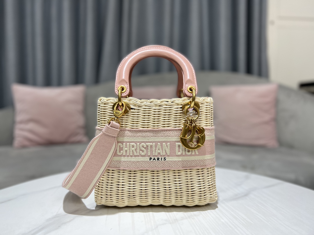 디올 Dior Lady Bag 미디움 레이디 백 내츄럴 위커 블루 24cm