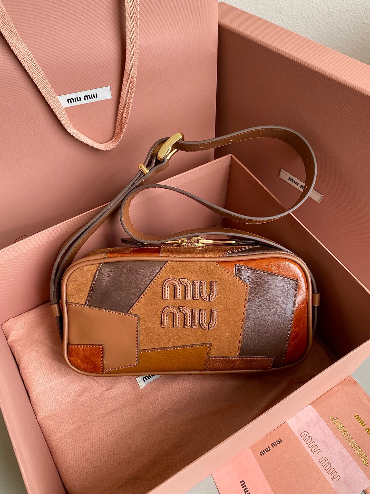 미우 미우 miu miu F0015 숄더백 24CM