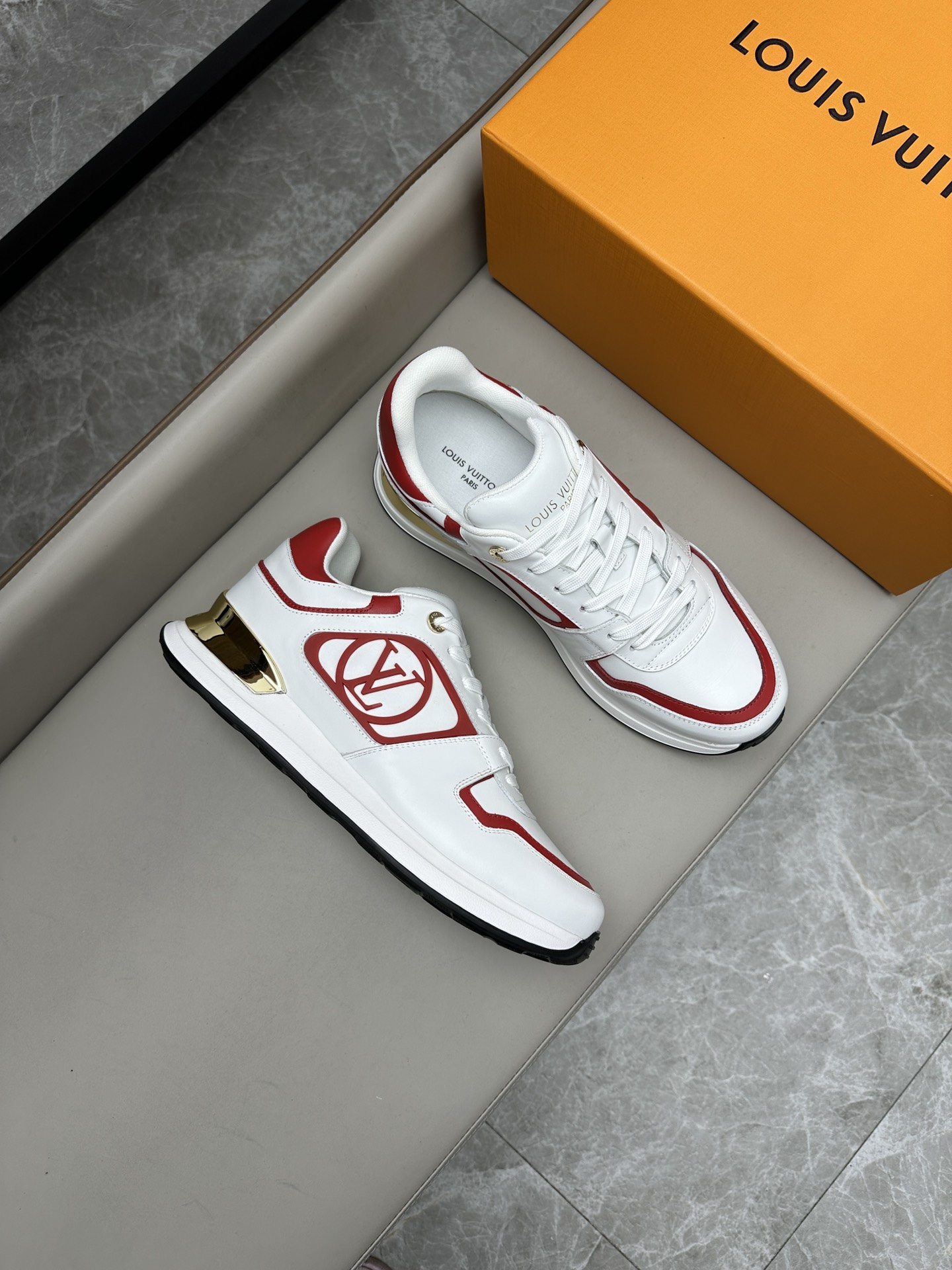 루이비통 Louis Vuitton 스니커즈
