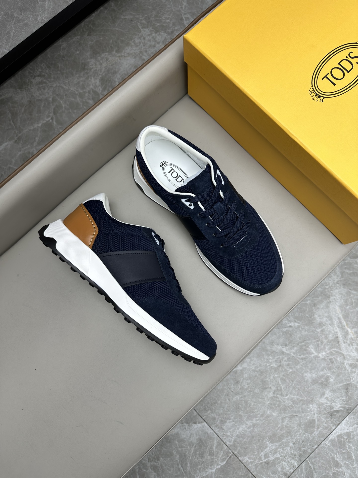 토즈 TOD'S 스니커즈