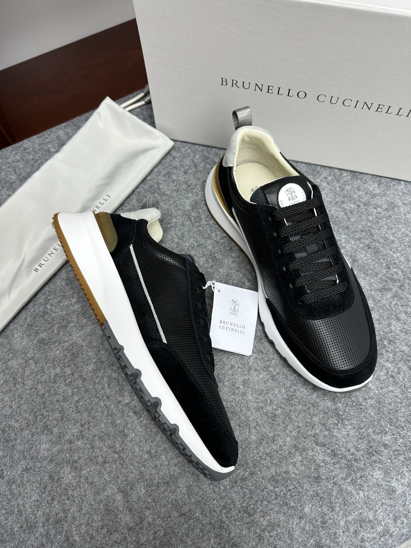 브루넬로 쿠치넬리 Brunello Cucineli 스니커즈