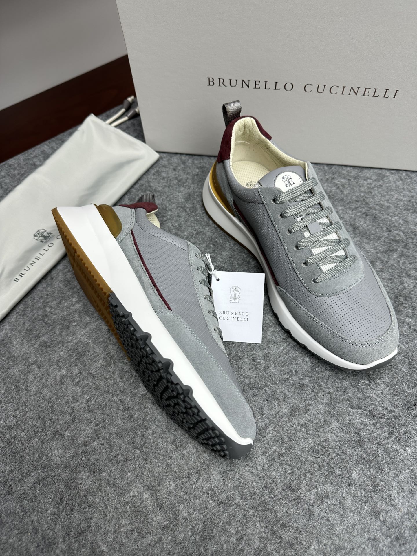 브루넬로 쿠치넬리 Brunello Cucineli 스니커즈