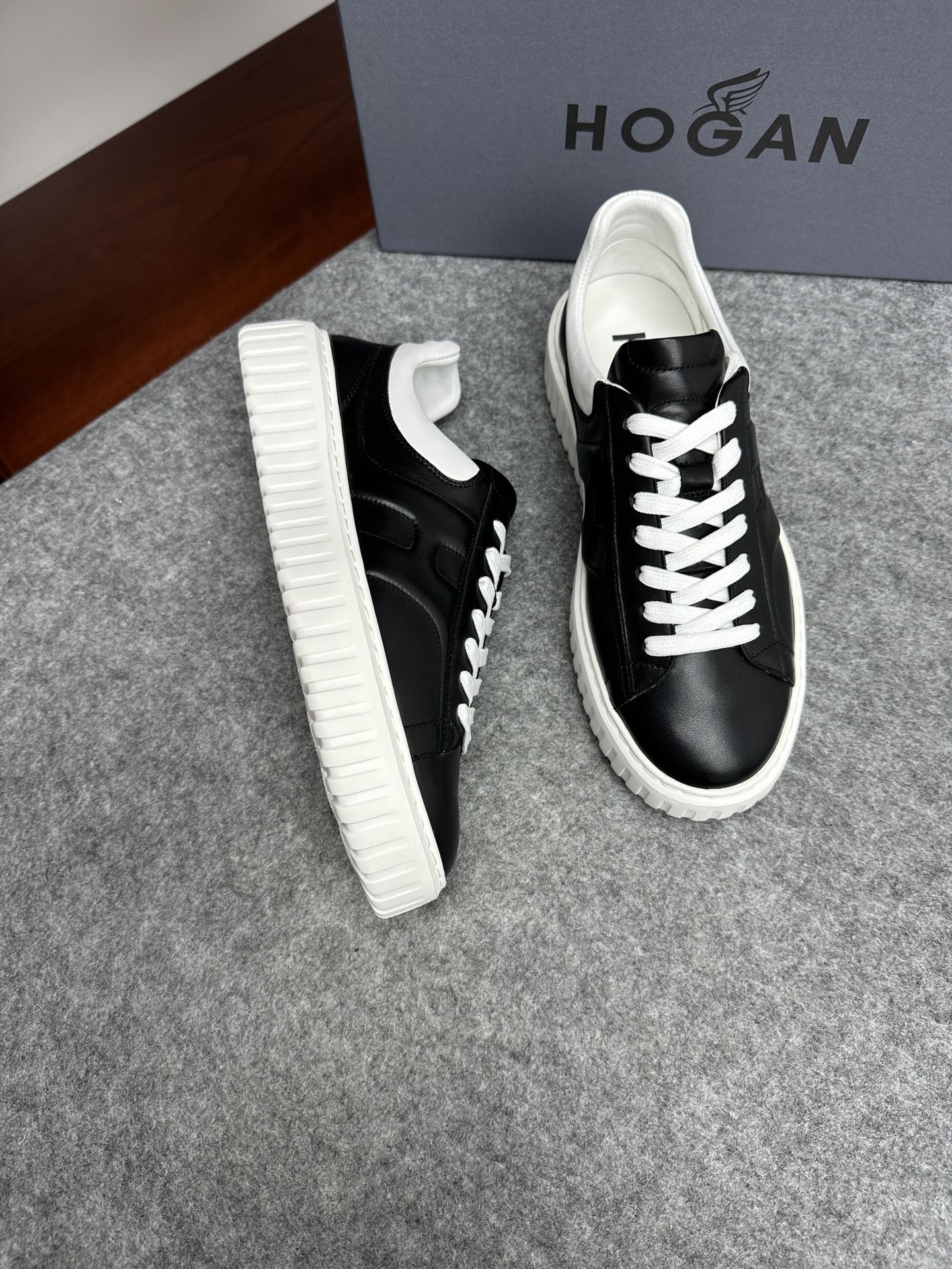 Hogan interaction 스니커즈