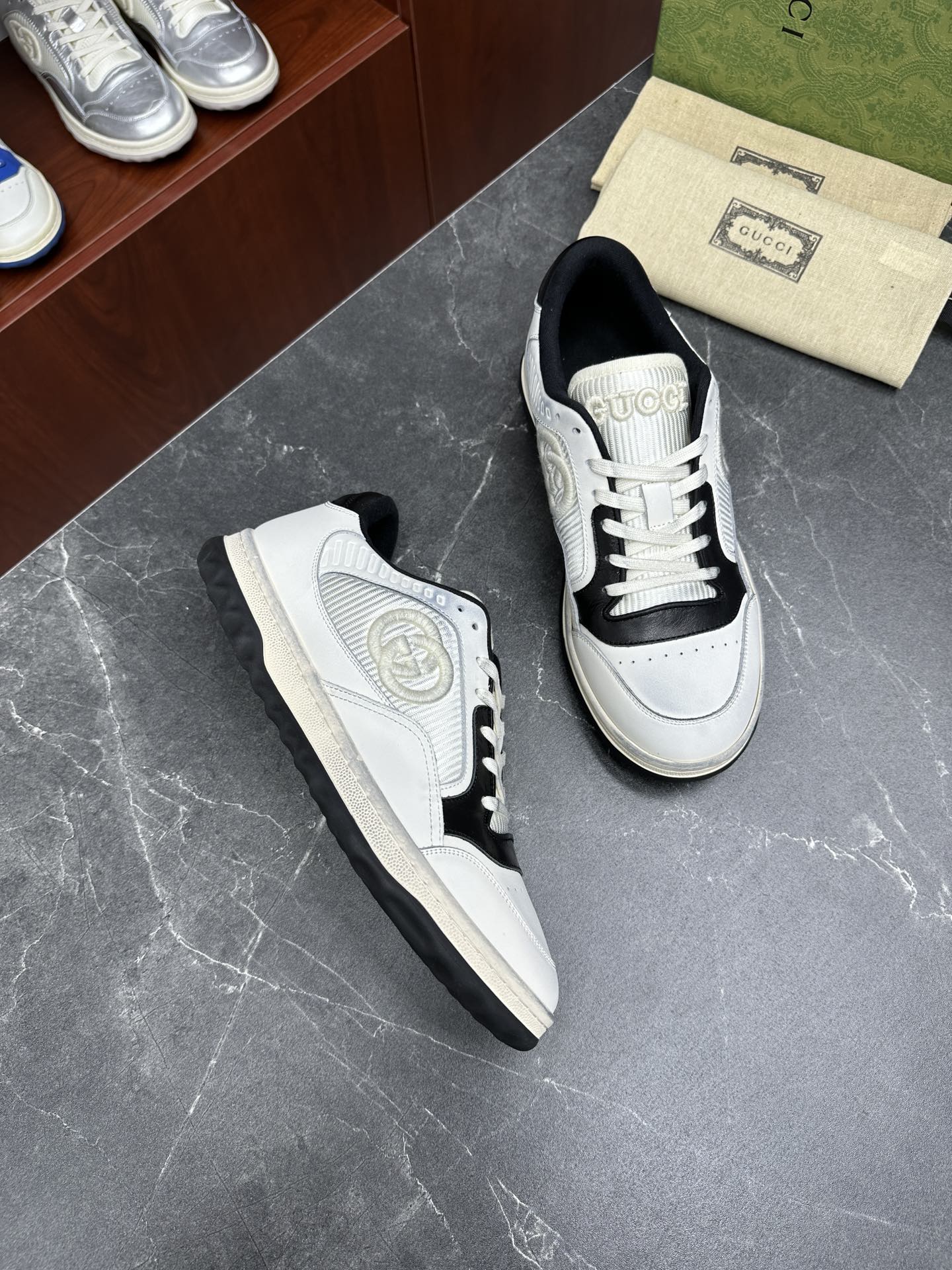 구찌 Gucci 스니커즈
