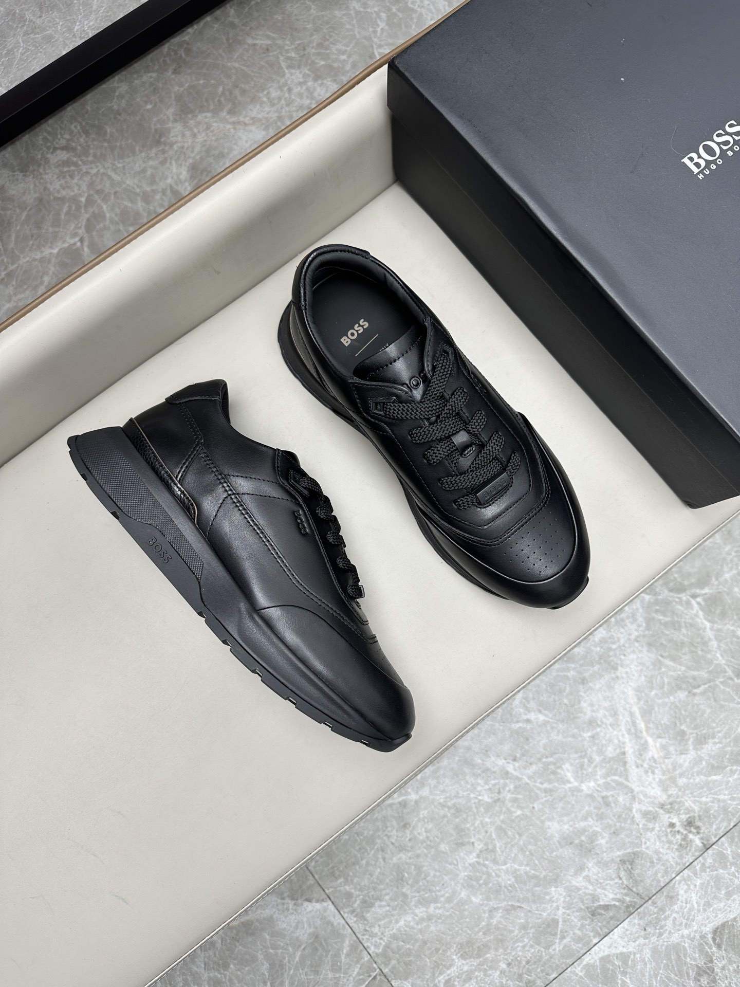 보스BOSS 스니커즈