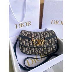 디올 Dior 8010 Besace 크로스 백 24CM