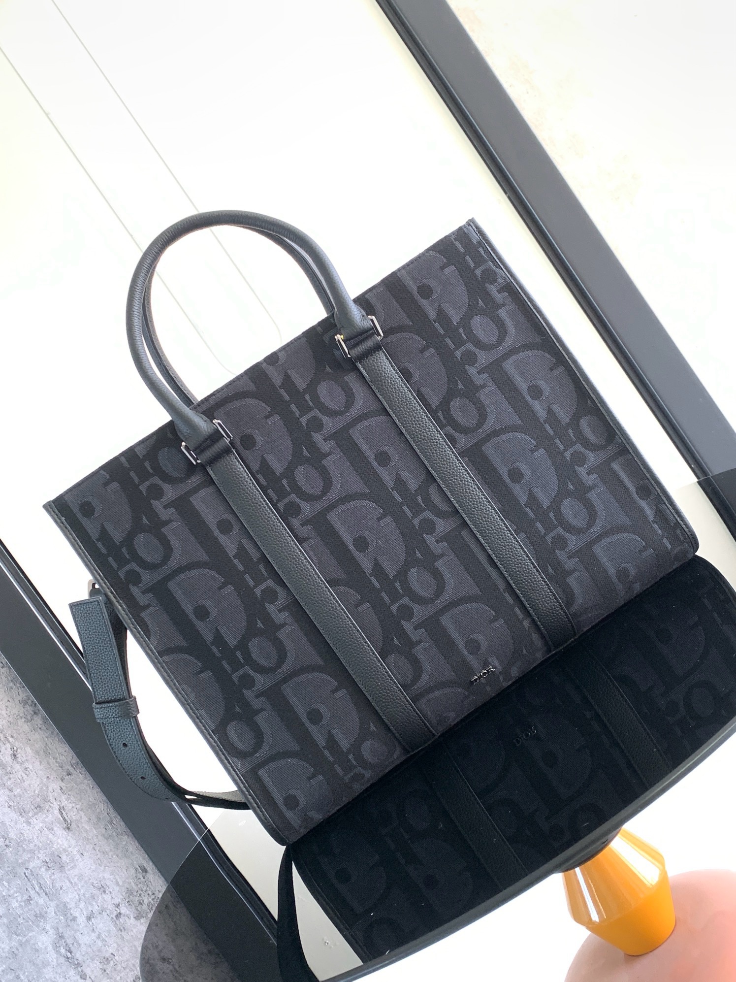 디올 Dior East-West 토트 백 40.5CM