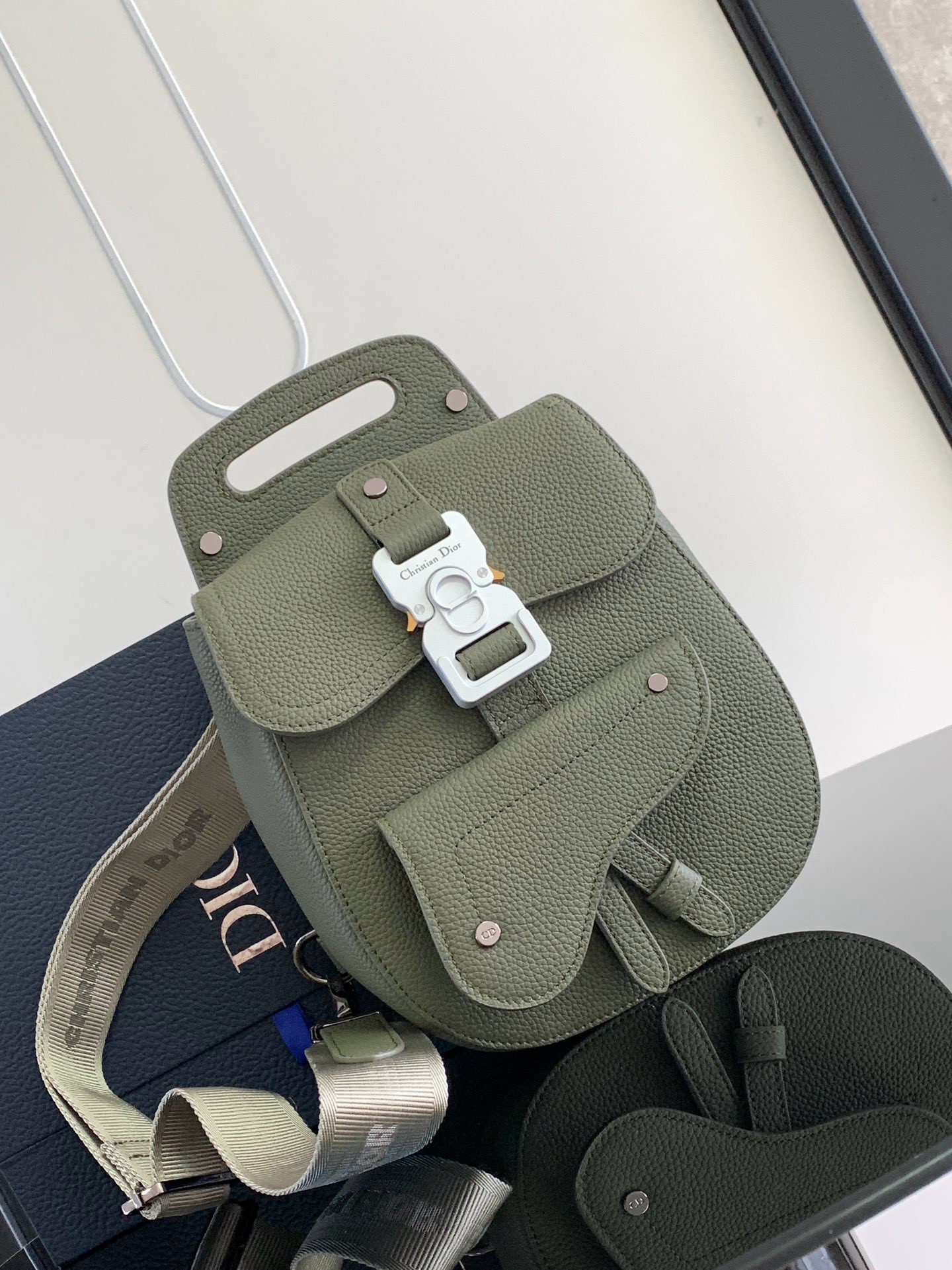 디올 Dior 1ADBO022 벨트 백 19CM