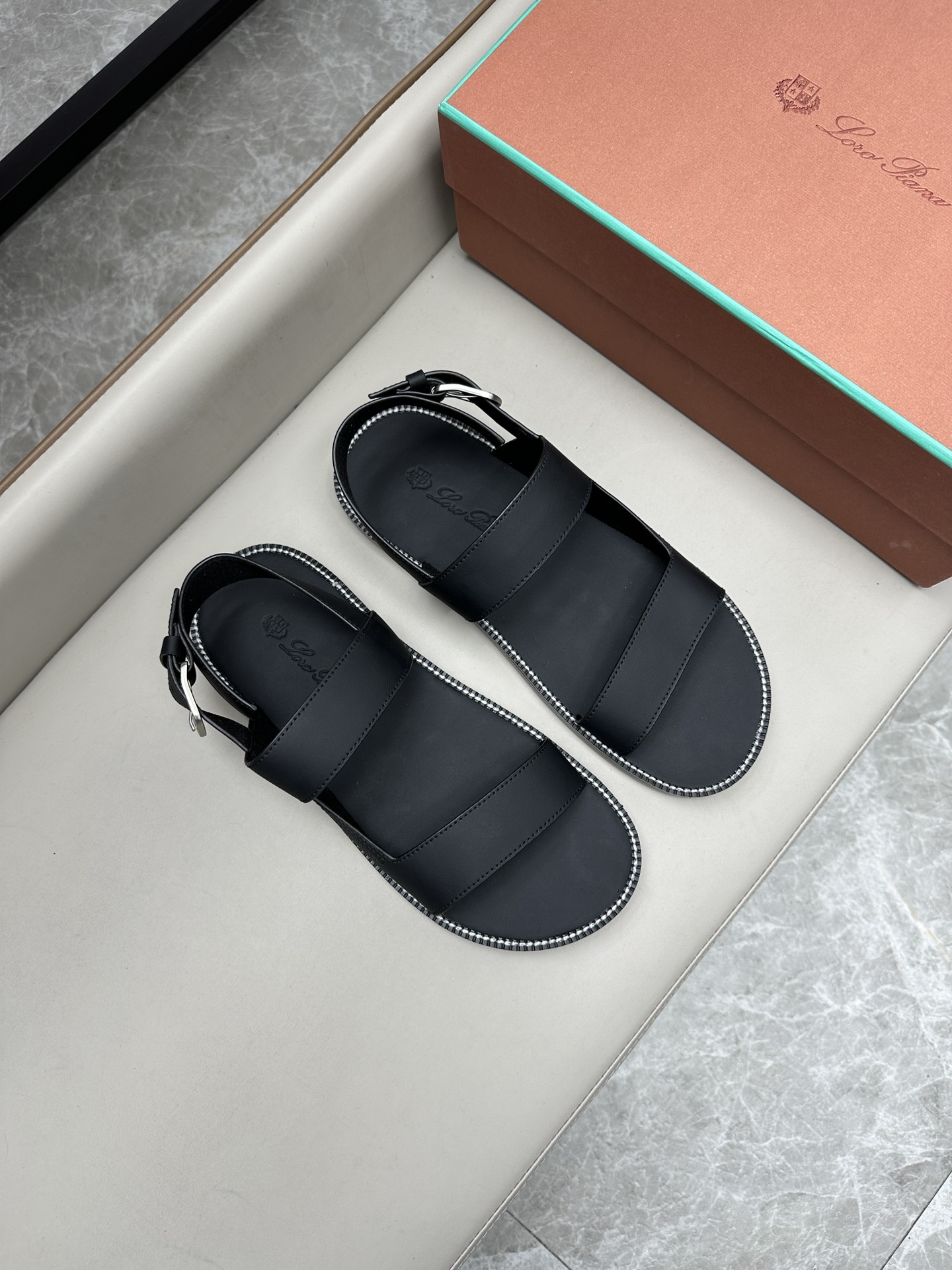 로로피아나 Loro Piana 샌들