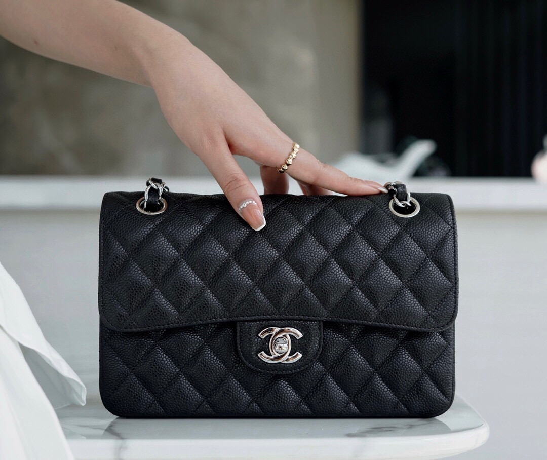 샤넬 CHANEL 1111 Classic Flap 클래식 스몰 플랩백 그레인드 카프스킨 23CM