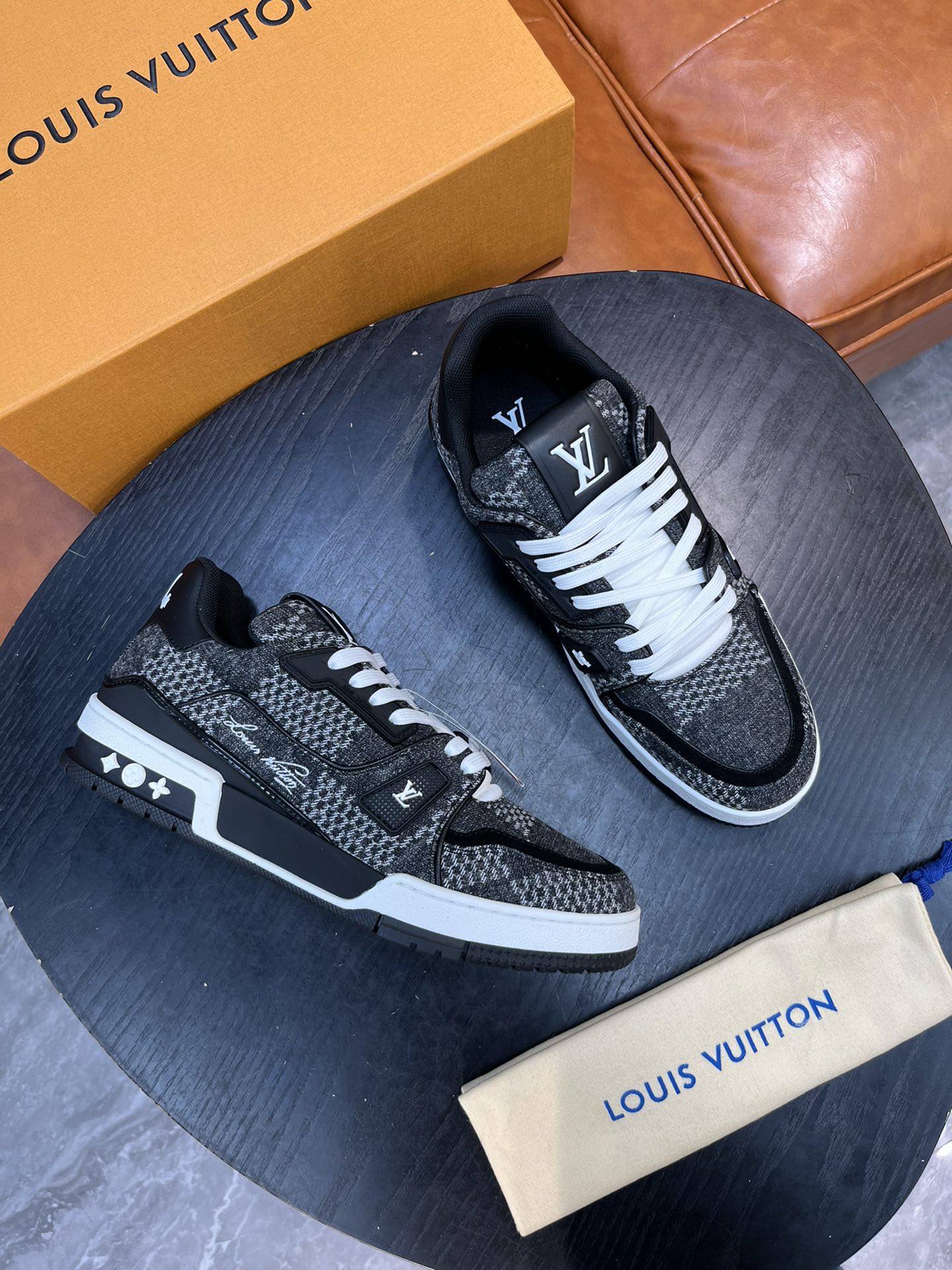 루이비통 Louis Vuitton 스니커즈