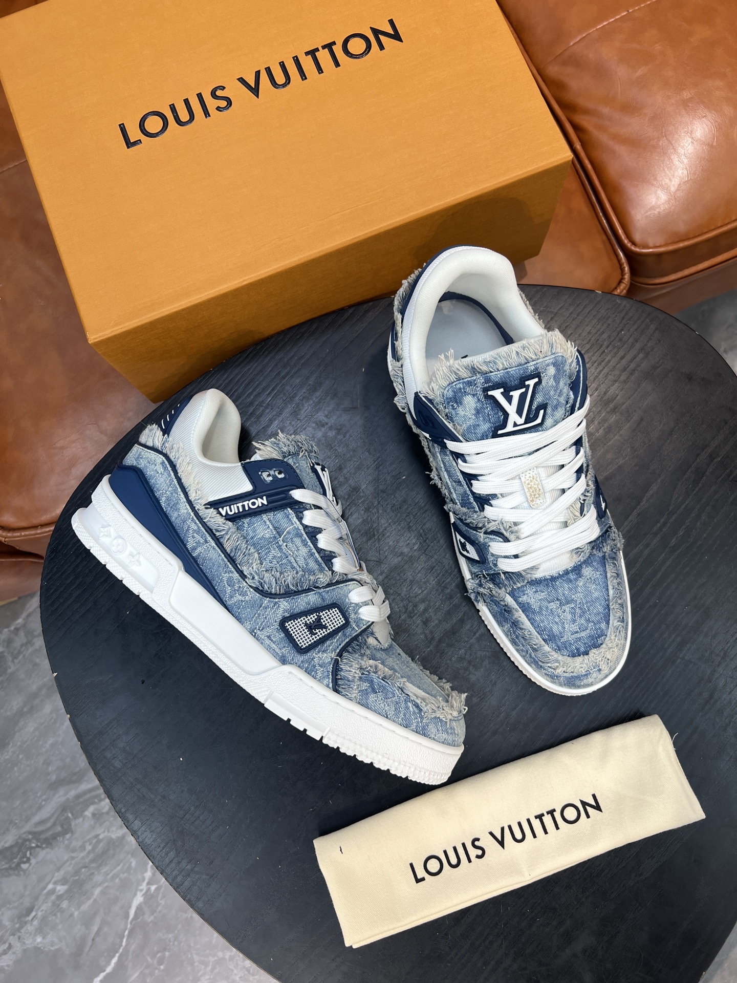 루이비통 Louis Vuitton 스니커즈