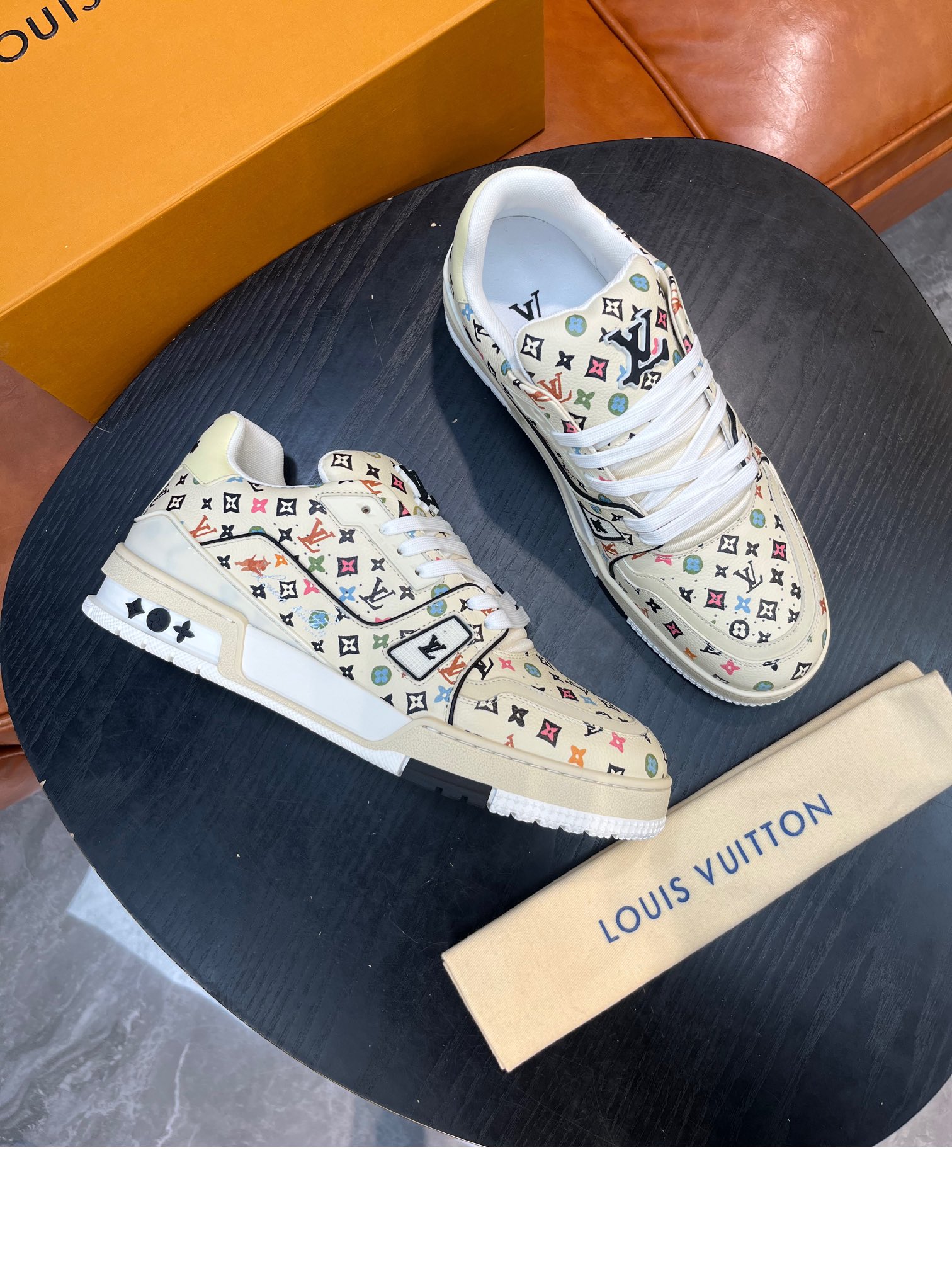루이비통 Louis Vuitton 스니커즈