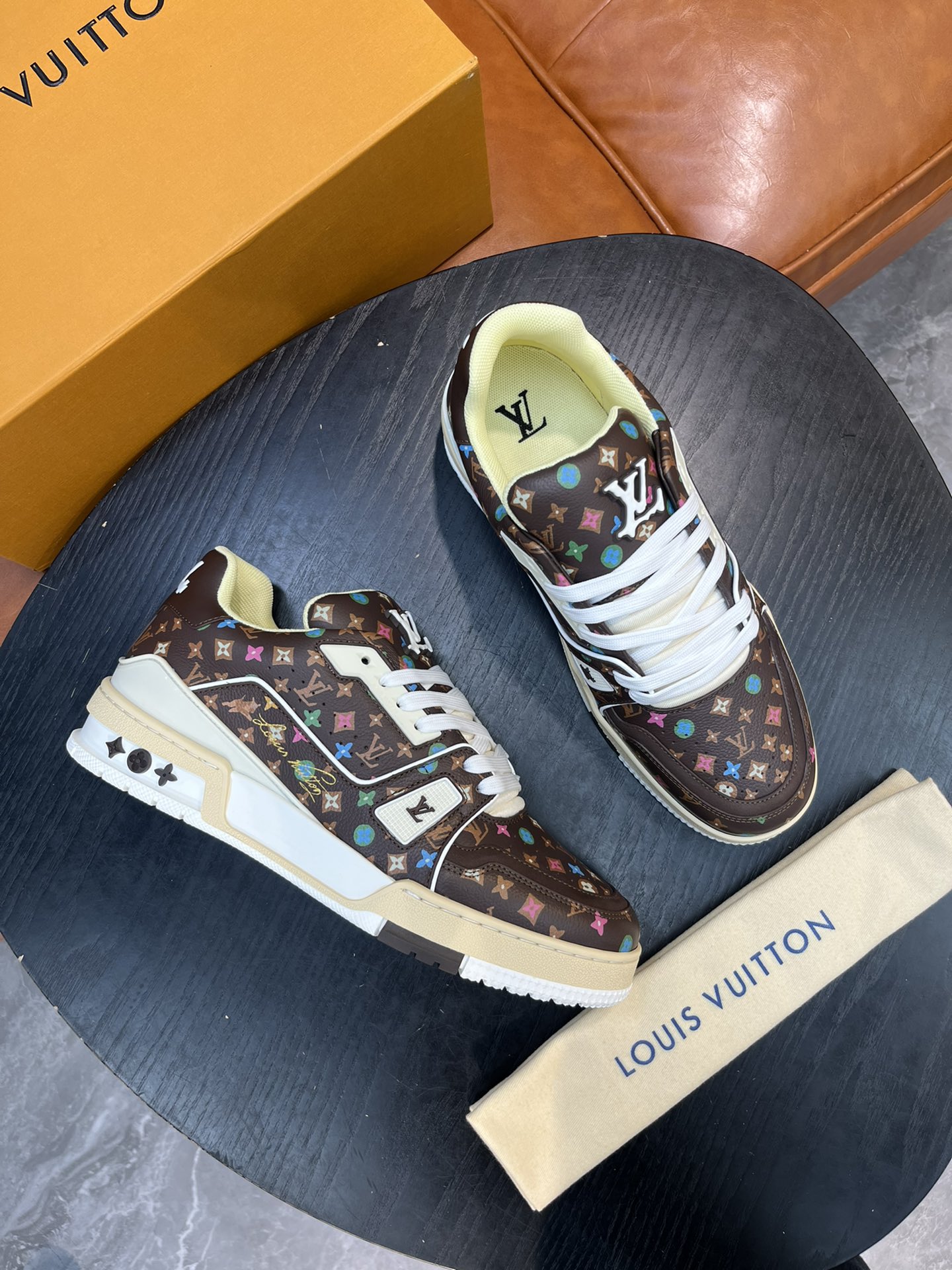 루이비통 Louis Vuitton 스니커즈