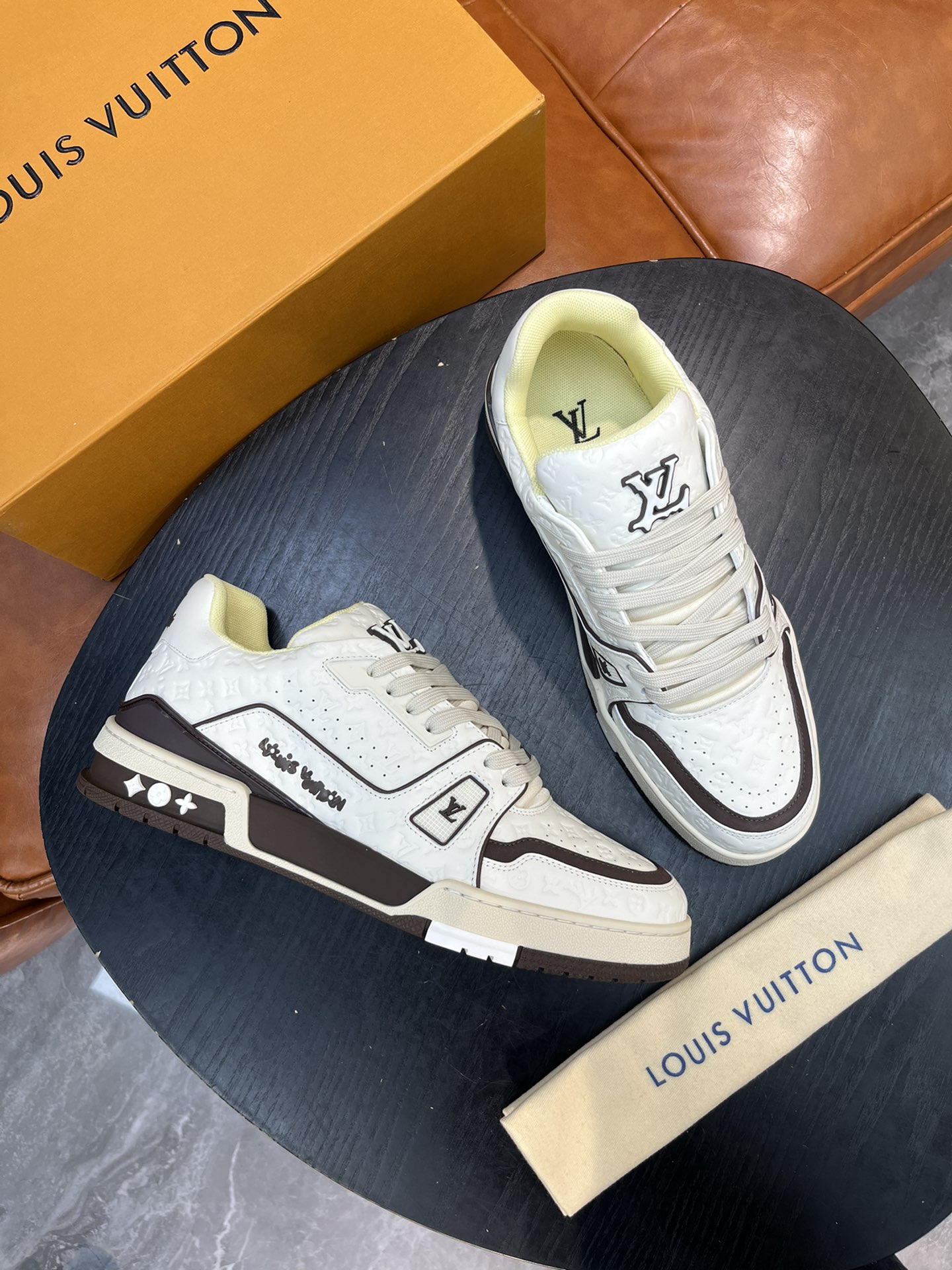 루이비통 Louis Vuitton 스니커즈