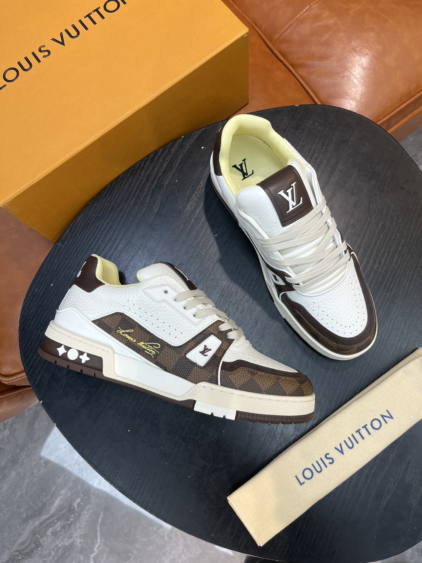 루이비통 Louis Vuitton 스니커즈