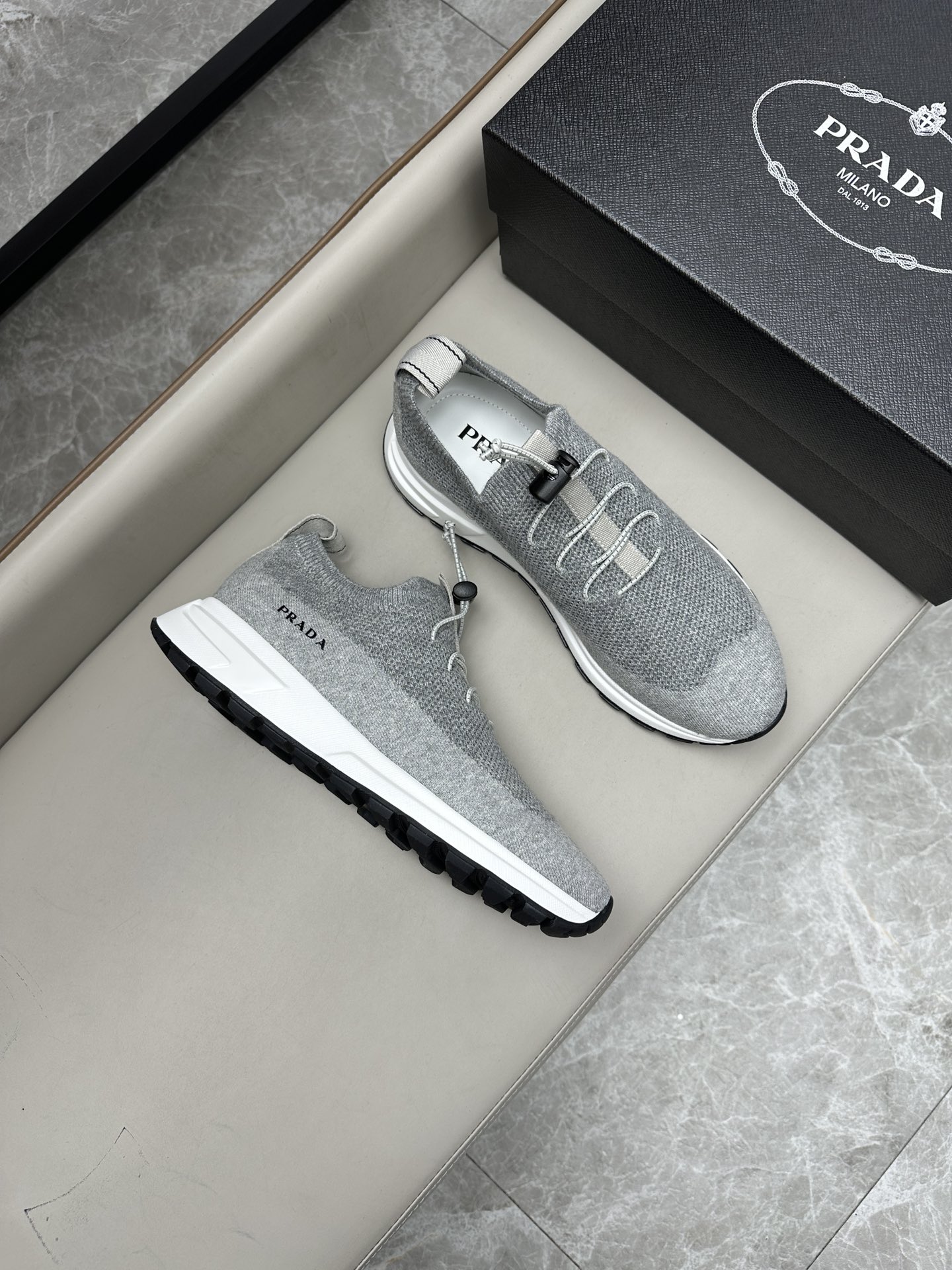 프라다 Prada 스니커즈