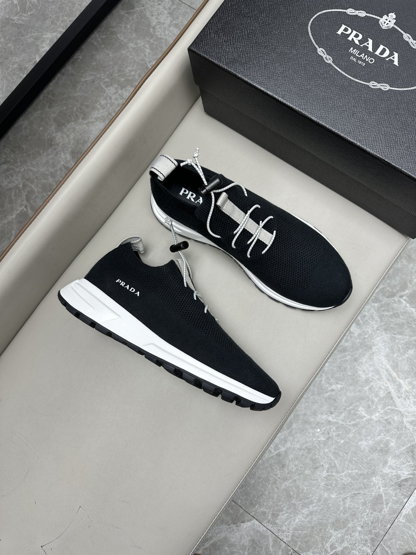 프라다 Prada 스니커즈