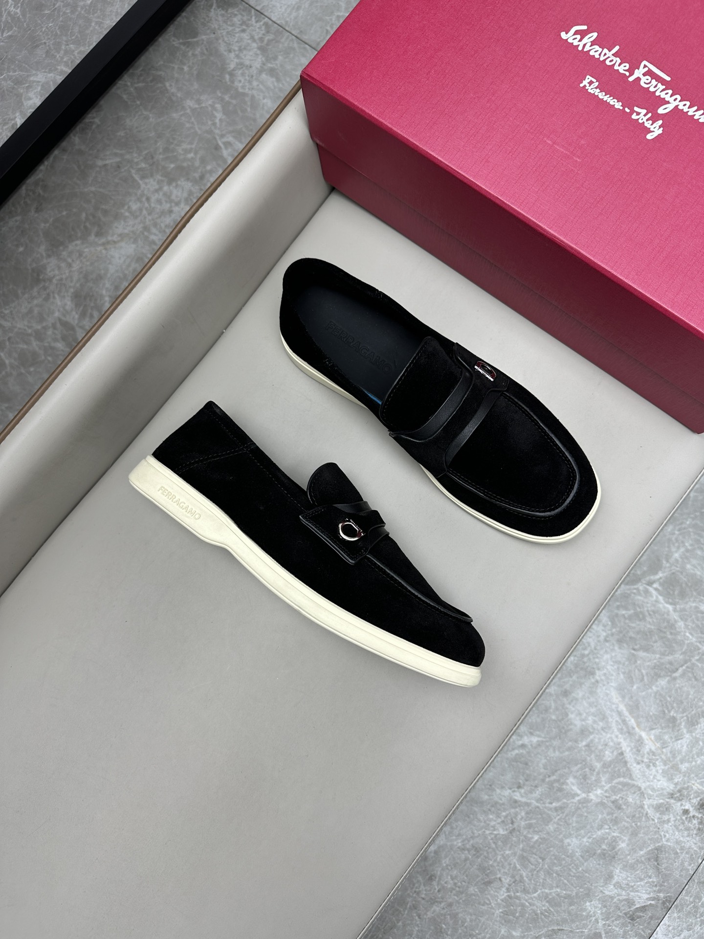 살바토레 페라가모 Salvatore Ferragamo 로퍼