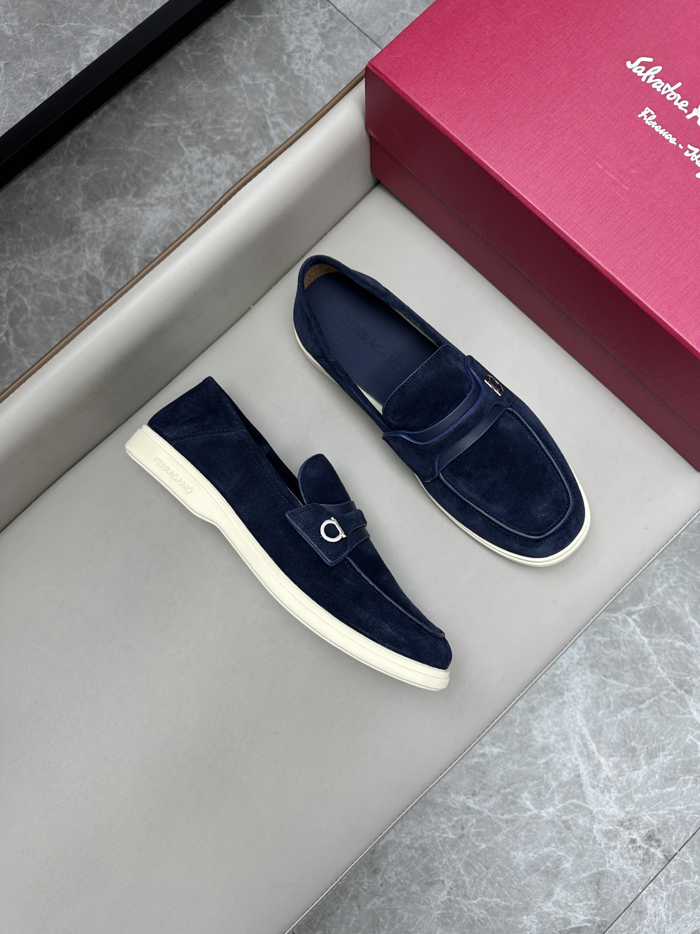 살바토레 페라가모 Salvatore Ferragamo 로퍼