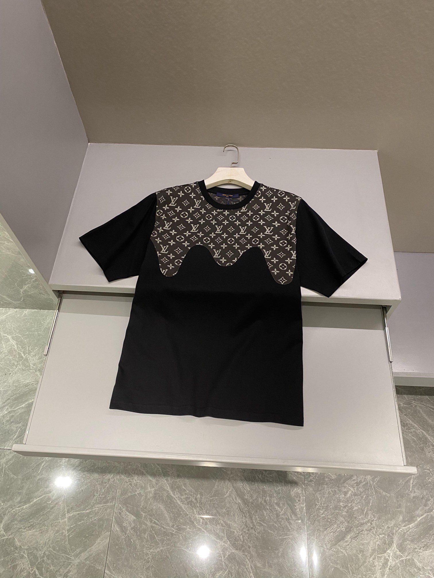 루이비통 Louis Vuitton 반팔 티셔츠