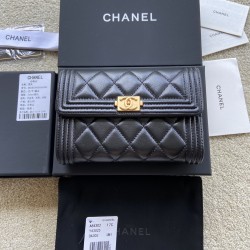 샤넬 Chanel A84302 클래식 체인 지갑 그레인드 카프스킨 15CM