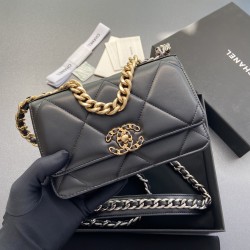 샤넬 Chanel 3267 샤넬 클래식 체인 지갑 램스킨 19.5CM