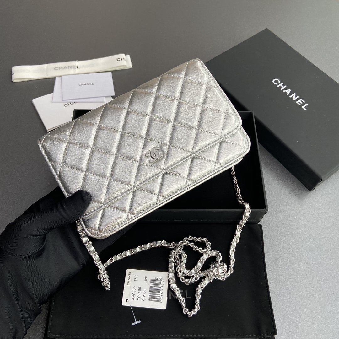 샤넬 Chanel AP0250 샤넬 클래식 체인 지갑 램스킨 20CM