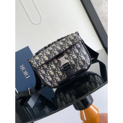 디올 Dior Explorer 2ESWS001 크로스 백 20CM