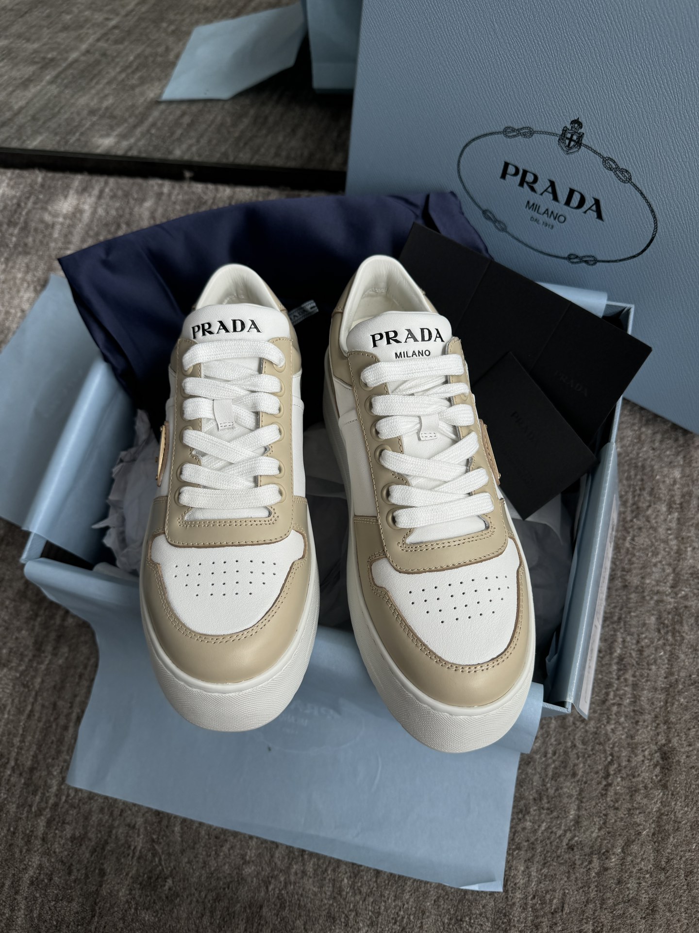 프라다 Prada 스니커즈