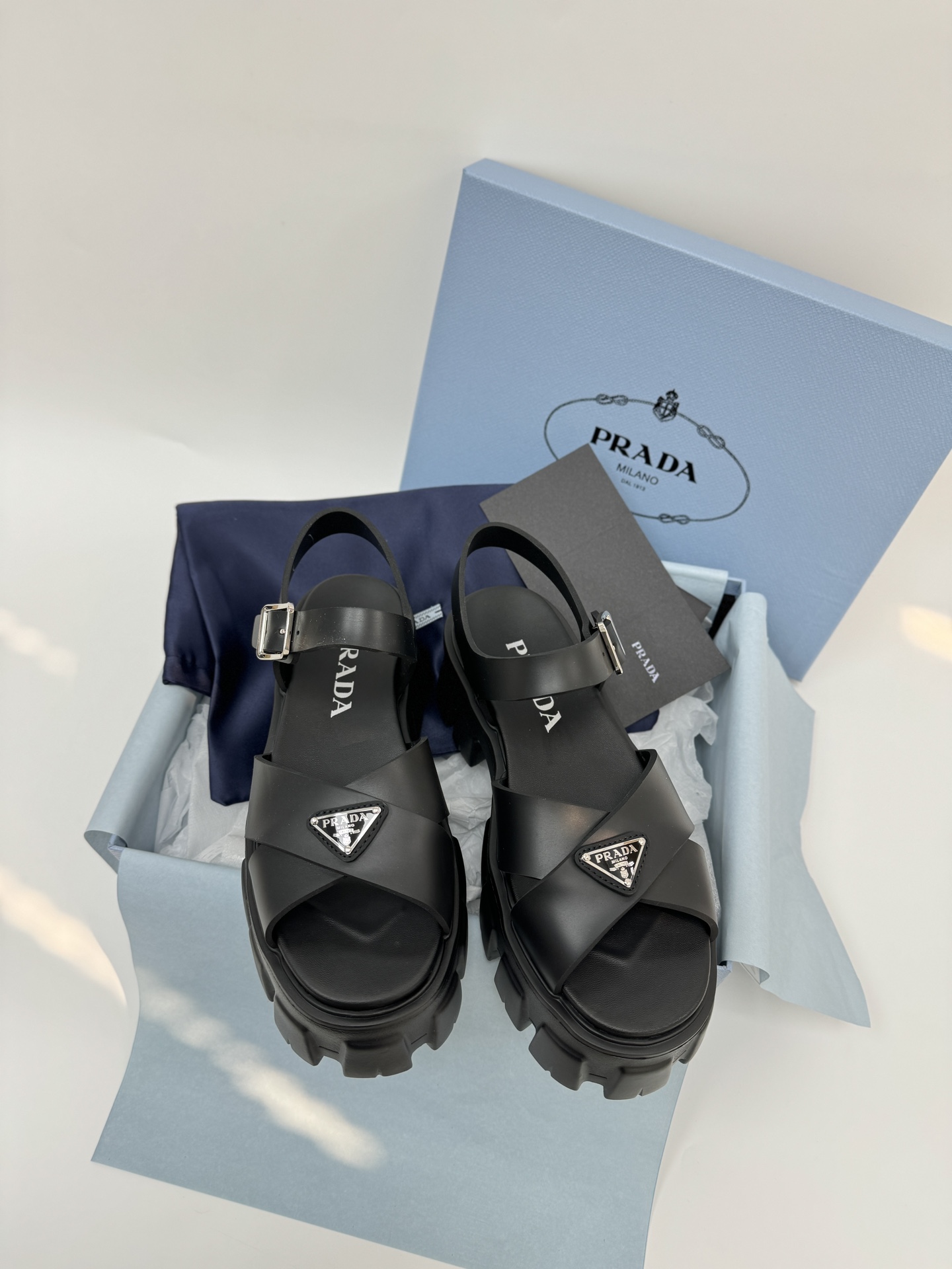 프라다 Prada 샌들