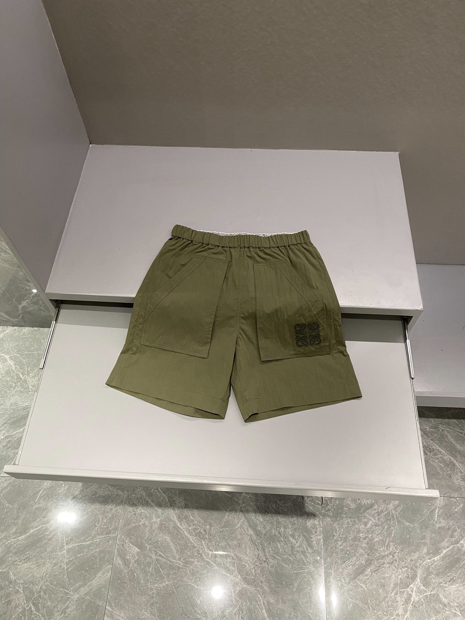 로에베 LOEWE 반바지