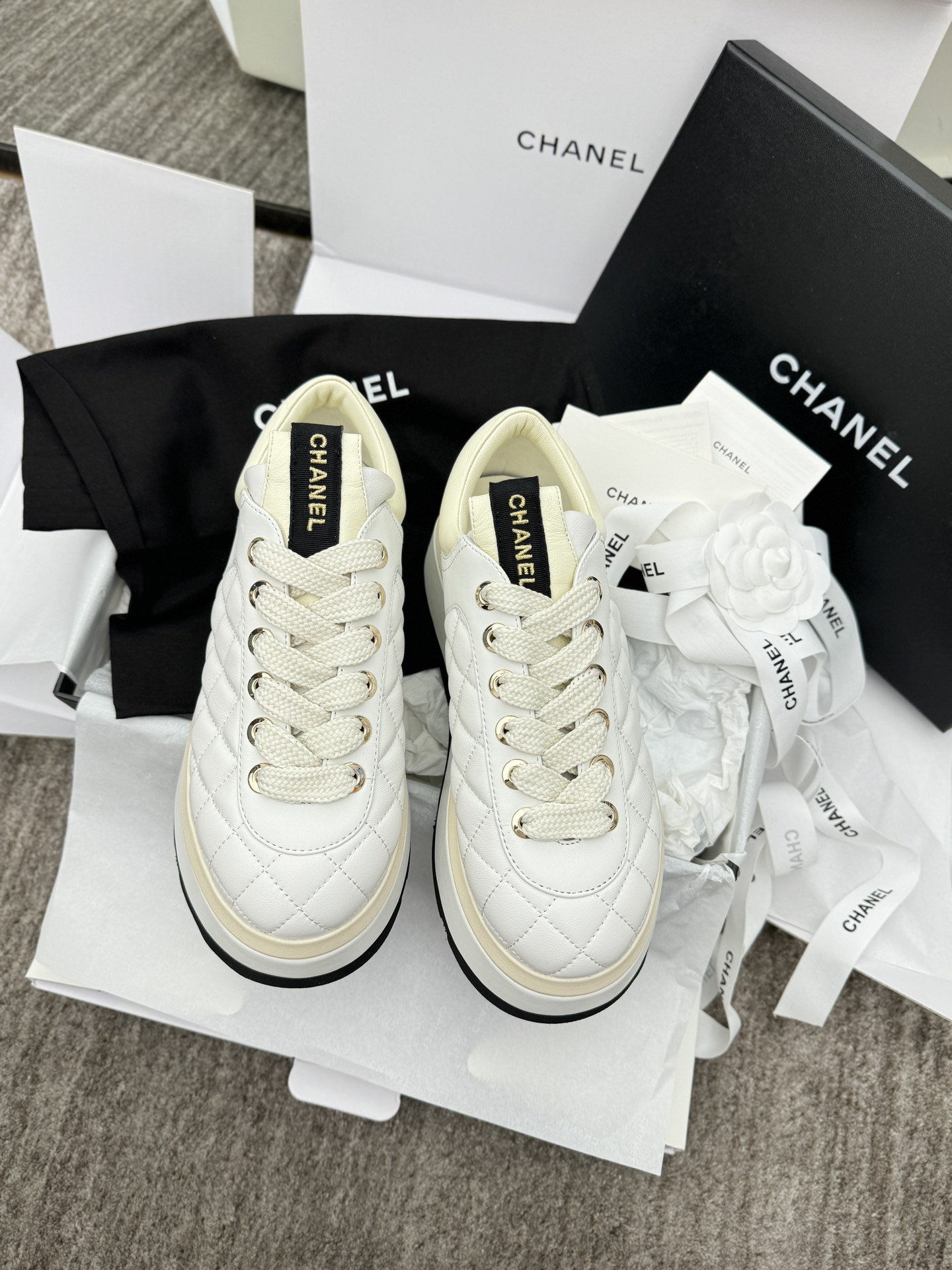 샤넬 CHANEL 스니커즈