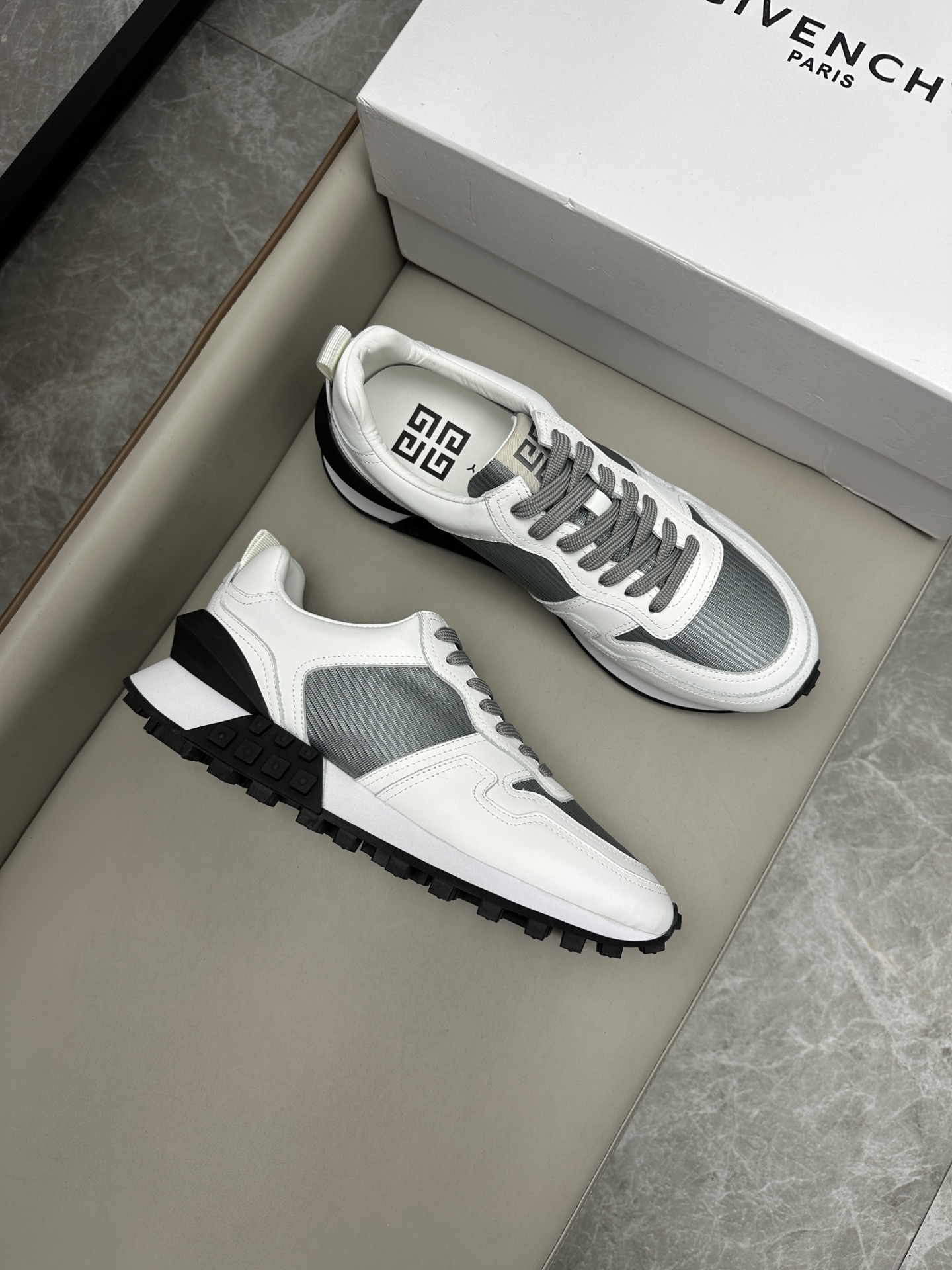 지방시 Givenchy 스니커즈