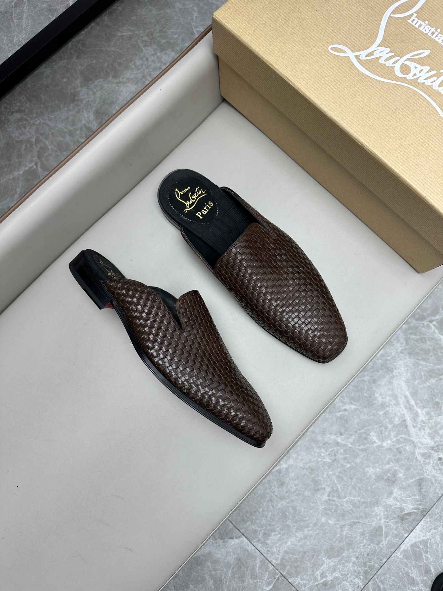 Christian Louboutin Loubi Flip 슬리퍼
