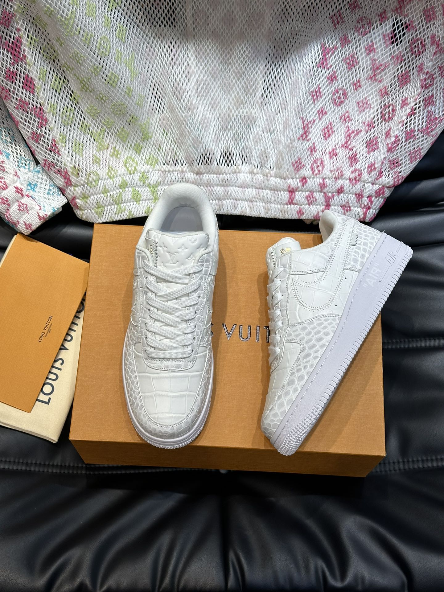 루이비통 Louis Vuitton 스니커즈